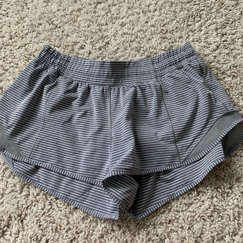 Lululemon Hotty Hot 2.5 Shorts
